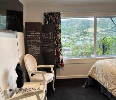 Lyttelton Apartment | Paton Place Harbour Hillviews