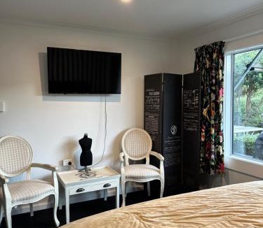 Lyttelton Apartment | Paton Place Harbour Hillviews