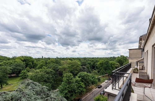 Saint-Mande Apartment | Peaceful 6 Person Retreat Overlooking the Forest