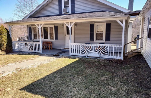Huntingdon House | Peaceful Acres – Minutes to Raystown Lake