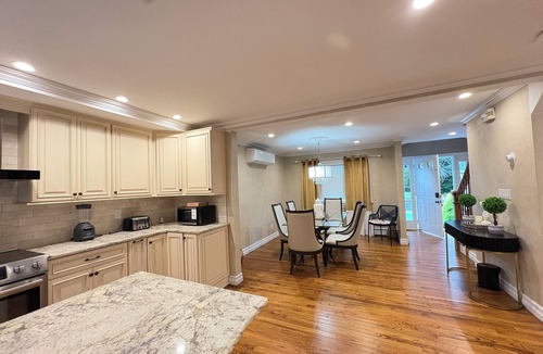 Dix Hills House | Peaceful Affordable Huge House Near Paintball + Beaches + Parks