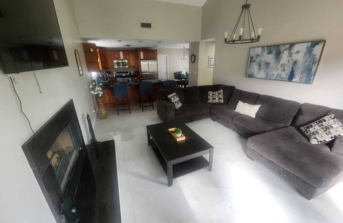 Greater Northdale House | Peaceful and convenient 4-bedroom house in lovely Tampa with AC
