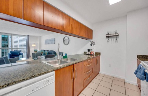 Brickell Apartment | Peaceful Brickell 1BR | Water & City Outlook