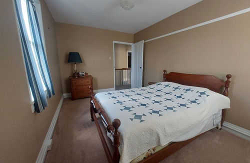 Mattawana House | Peaceful Country Farmhouse Retreat – Private, Spacious, Sleeps 7