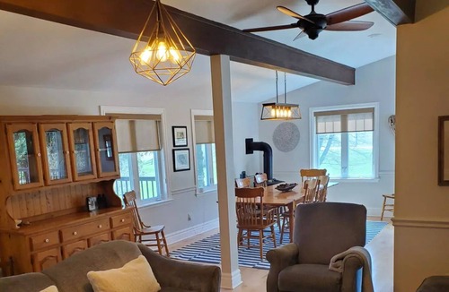 Flesherton House | Peaceful country retreat