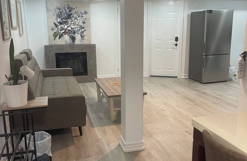 Ajax House | Peaceful Escape to Town of Lakes