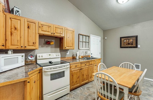 Chattaroy House | Peaceful Farm Stay Near Spokane: Inland Hideaway!