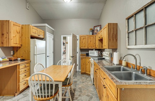 Chattaroy House | Peaceful Farm Stay Near Spokane: Inland Hideaway!