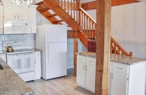 Joly Cottage | Peaceful Lakefront Cottage
