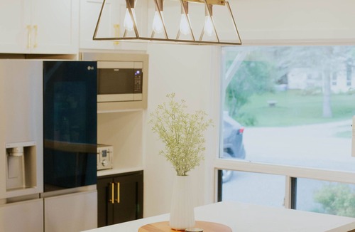 Carrying Place House | Peaceful Luxury in Prince Edward County – Hot Tub, EV Charger