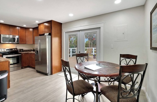 Truckland House | Peaceful Old Charm Oasis Near The Beach in Fort Myers. With Huge Yard, WiFi, AC