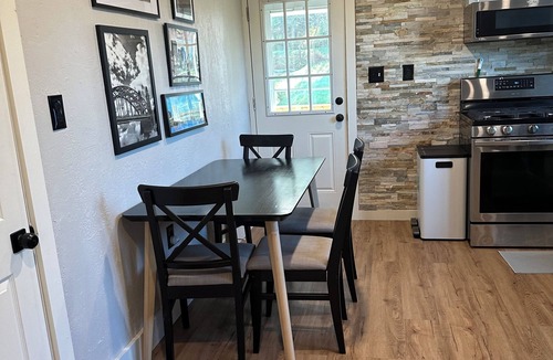 Plum House | Peaceful Plum PA Home