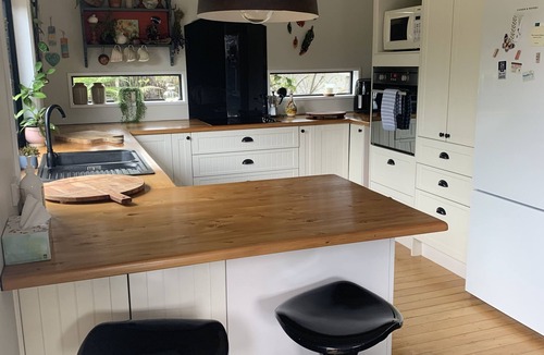 Christchurch House | Peaceful Pocket - Christchurch. Excellent for families.