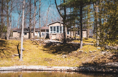 Tay Valley Cottage | Peaceful & Private Cottage on Horseshoe Bay