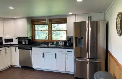 Mainesburg House | Peaceful & Serene 120 Acre Mountain Farm Retreat