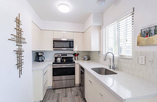 South Scottsdale House | Peaceful Townhouse Walking Distance to Old Town, 4 Pools