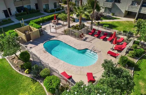 South Scottsdale House | Peaceful Townhouse Walking Distance to Old Town, 4 Pools