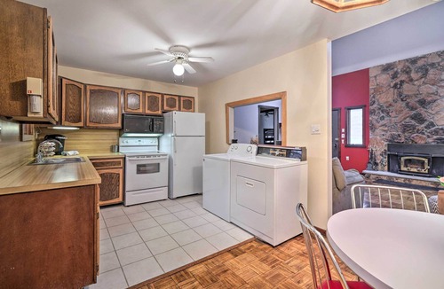 Greentown House | Peaceful Wooded Retreat at Lake Wallenpaupack!