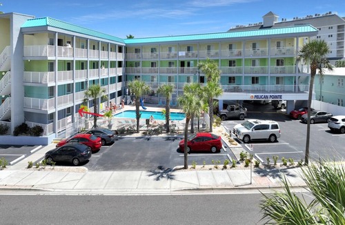 Clearwater Beach Condo | Pelican Pointe 112:Walk to Beach~Pool~Free Parking