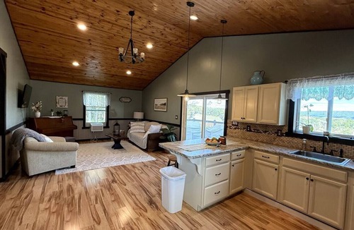 Tyrone Cottage | Penn State Newly remodeled Cottage Located in Tyrone, PA- Sleeps 4-6 guests.