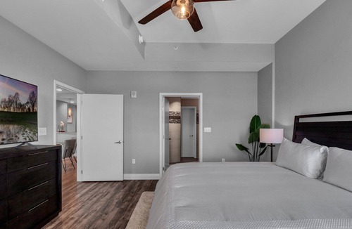 South Eola Condo | PENTHOUSE Modern/Stylish Open floor plan w/parking