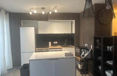 Le Blanc-Mesnil Apartment | PENTHOUSE Terrasse Jacuzzi 6 voyageurs