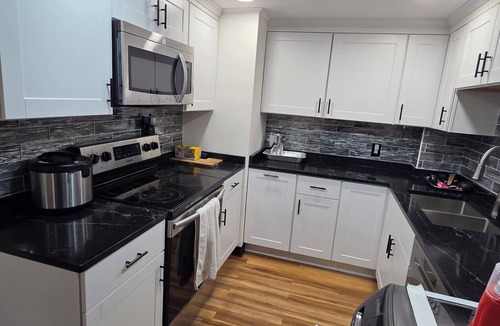 Eastside House | Perfect 2-bedroom luxury house with AC in beautiful Syracuse , 10mins walk to SU