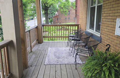 Wilkinsburg House | Perfect 5-bedroom house in Pittsburgh for your next getaway