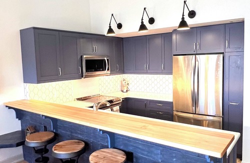 Huntsville Condo | Perfect Convenient Escape enjoy a bright Clean Central Cozy family sized condo