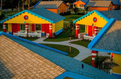 Cypress Gardens Hotel | Perfect Family Outing: 2 Themed Rooms Await | Near Lake Dexter