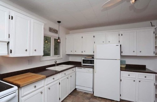 Zurich House | Perfect Family Vacation Cottage!