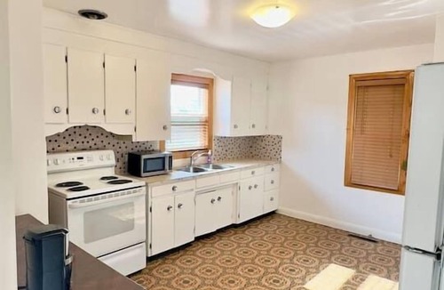 Sudbury House | Perfect for Long or Short Stays