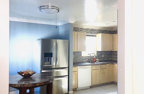 Lower Vailsburg Apartment | Perfect Getaway Home 30 minutes drive to Manhattan.