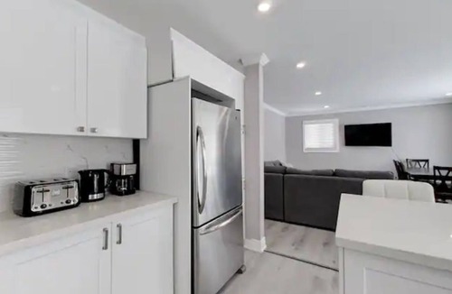 Dundalk House | 🌼Perfect New Large 4 bedroom Home with free parking 🌺