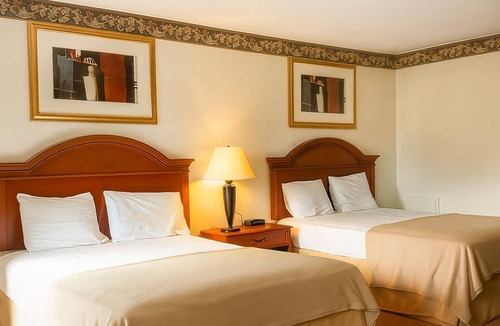 Campbelltown Hotel | Perfect Palmyra Escapade! Minutes to Hershey Trolley Works, FREE Breakfast