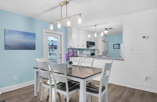 Navarre Beach Condo | Pet Friendly 🐶 1st Floor Beachview 102 - Flaming Sunrise 🌅