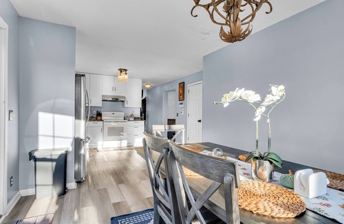 Grantville House | Pet Friendly 3-bedroom farmhouse in Grantville- 8 Mi from Hershey Park with pool
