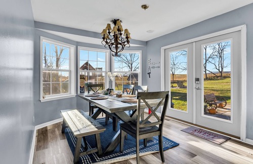 Grantville House | Pet Friendly 3-bedroom farmhouse in Grantville- 8 Mi from Hershey Park with pool