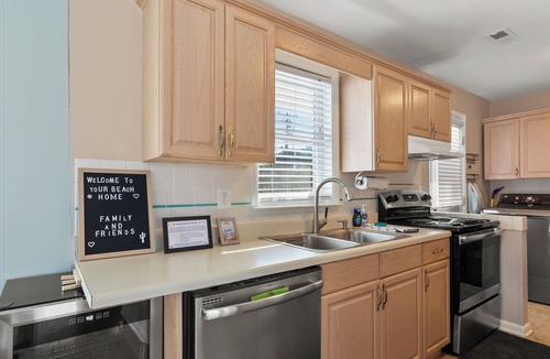 North Ocean City House | Pet Friendly Bayside HotTub Grill Bikes Kayaks