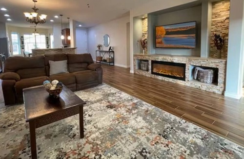 Crossriver House | Pet-Friendly, Cozy Home with Spacious Backyard - Your Perfect Arizona Getaway!