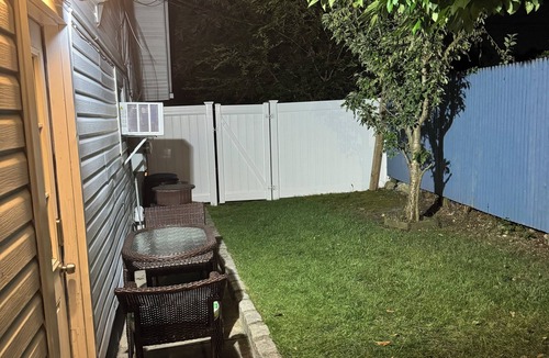 Central Islip Apartment | Pet-Friendly Cozy Stay .Free Street Parking + Fast WiFi .Near Airport & LIRR