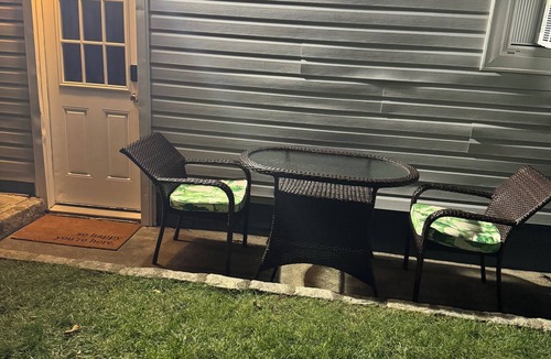 Central Islip Apartment | Pet-Friendly Cozy Stay .Free Street Parking + Fast WiFi .Near Airport & LIRR