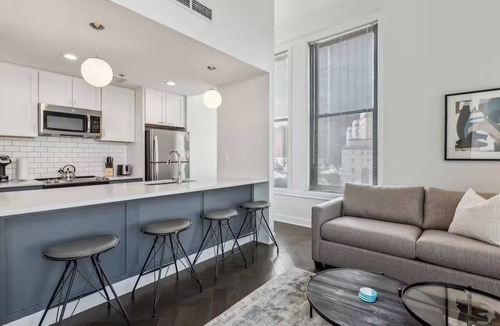 Downtown Pittsburgh Apartment | Pet-Friendly Downtown | Kitchen & Laundry | Walk to Point State Park