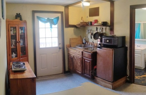 Pine Grove Mills House | pet friendly second story private apartment close to Penn State