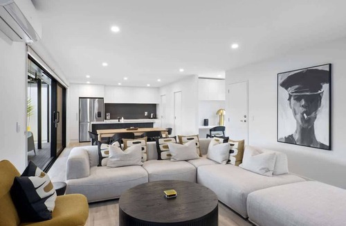 Christchurch City Centre House | Peterborough Hideaway