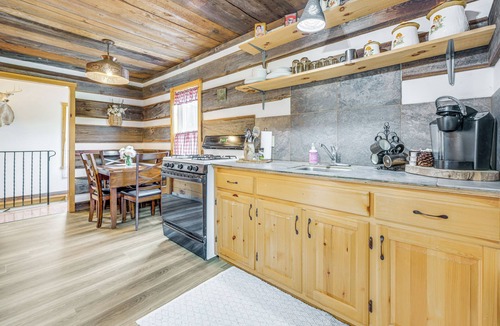 Wellsboro Cabin | Pets Welcome! All-Season Getaway in Wellsboro