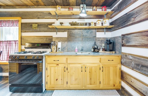 Wellsboro Cabin | Pets Welcome! All-Season Getaway in Wellsboro