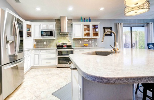 Roseview House | Pets Welcome! Group Retreat w/Pool in Surprise!