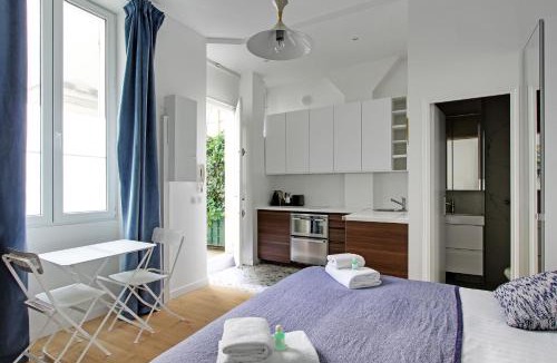 Pigalle Apartment | Pick a Flat's Apartment in Montmartre - Rue des Martyrs studio