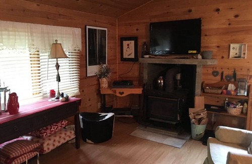 Feronia Cottage | Picturesque Cottage w/hot tub on Trout Lake